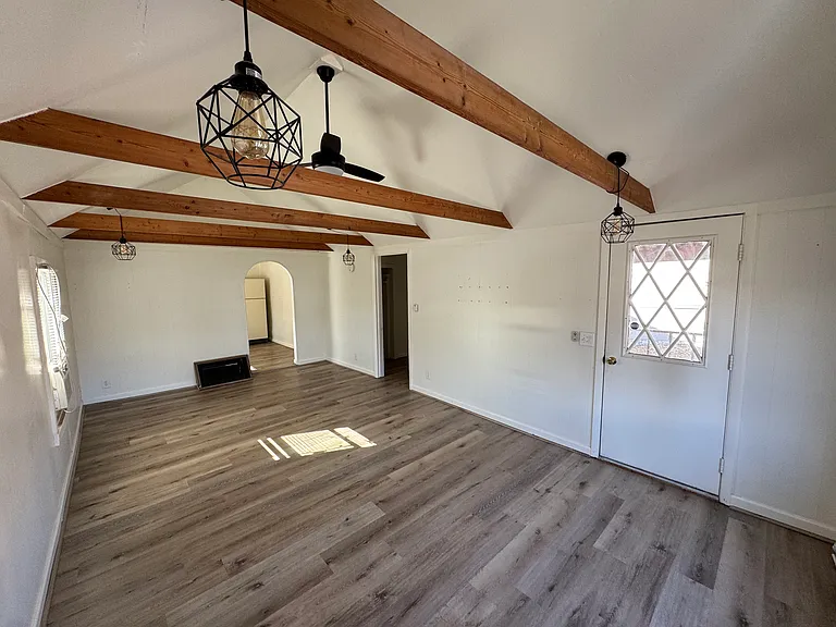 312 Peach Ave — Photo 11