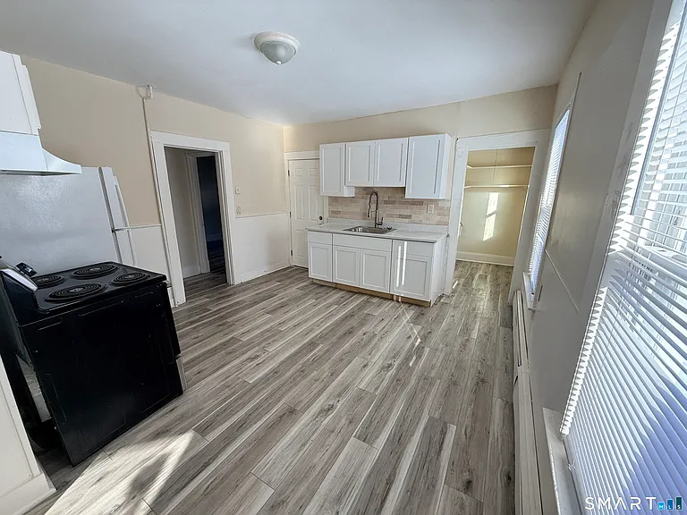 15-17 Beacon St #1 — Photo 2