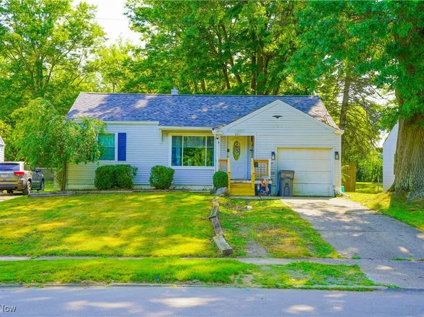 221 S Bon Air Ave, Youngstown, OH 44509