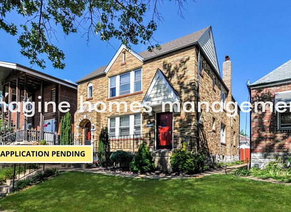3rd image of 5017 Pernod Ave #2