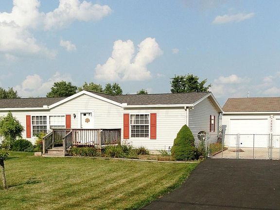 2nd image of 2662 East Dr