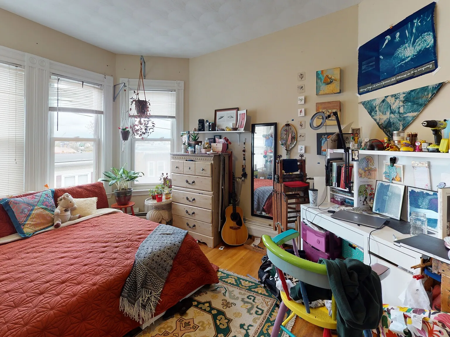 Renovated 4BR in East Boston Hardwood Floors + Deck — Photo 4