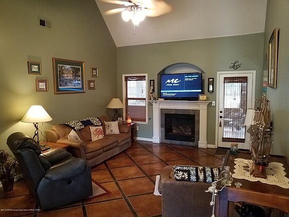 4th image of 7028 Stanley Dr