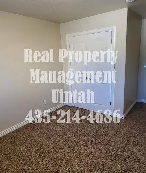 449 E Red Fox Ln — Photo 14