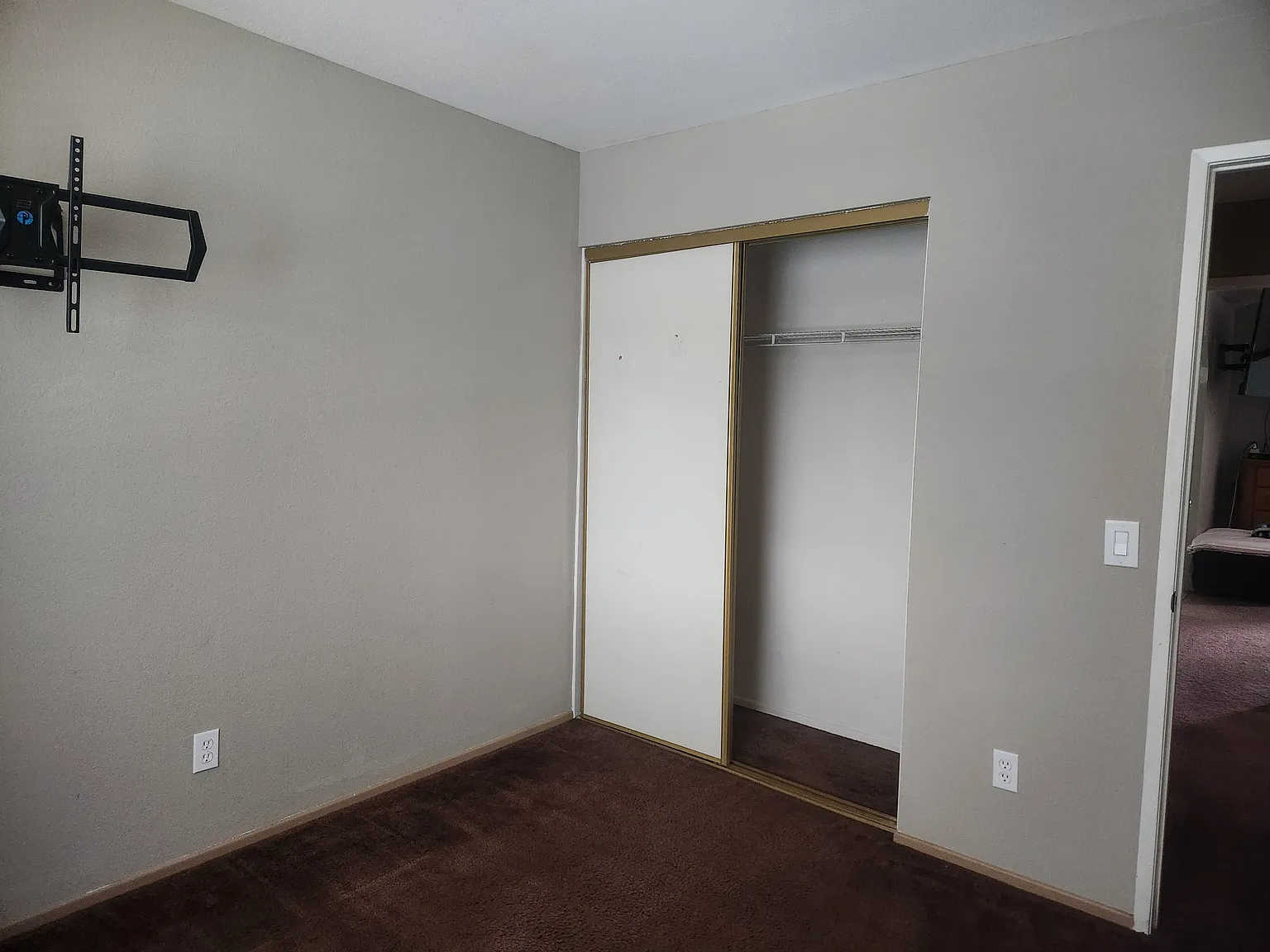 3 bed, 2.5 bath, 1645 sqft, $875 — Photo 3