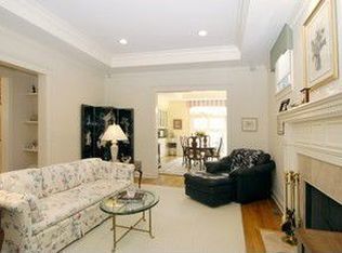 1817 Grove St, Glenview, IL 60025