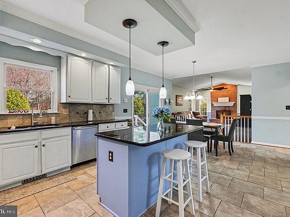 4th image of 2401 Cabernet Ct