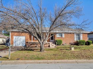 30 Letha Ct, Hurst, TX 76053