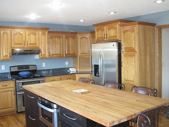 2nd image of 303 E Thomas Ave