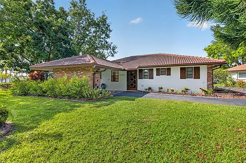 300 NW 42nd St Photo 1 300 NW 42nd St Photo 1