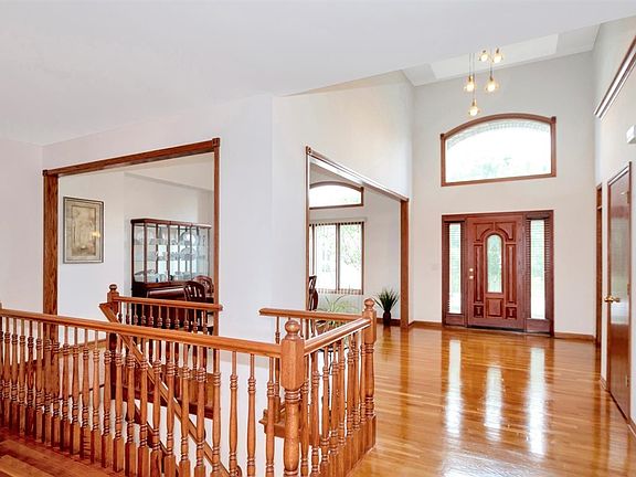 2nd image of 17224 Pointe Dr