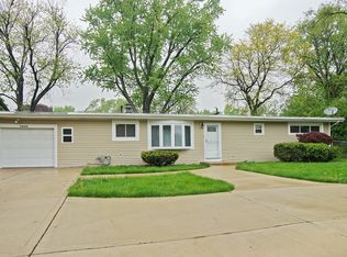 17W440 Butterfield Rd, Oakbrook Terrace, IL 60181
