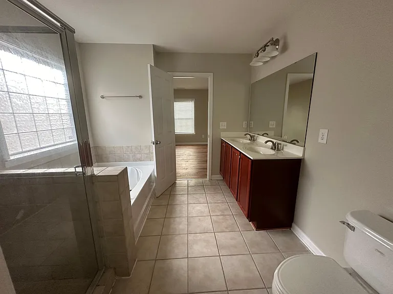 213 Seymour Pl — Photo 15