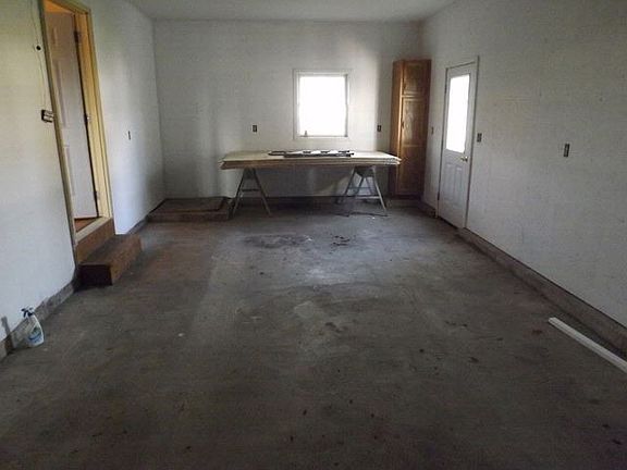 4th image of 680 S Illinois St