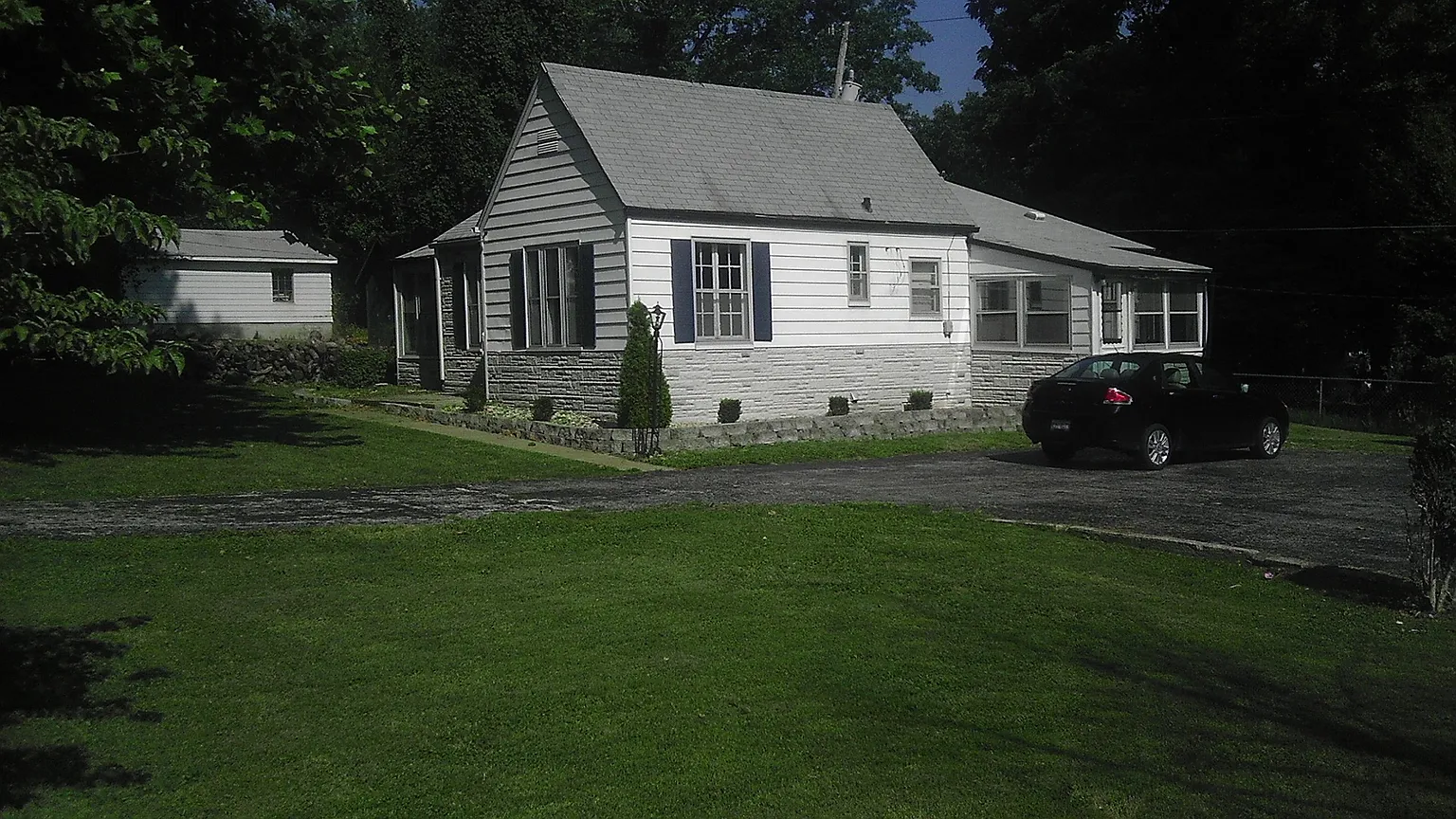 269 Julia Pl photo 1