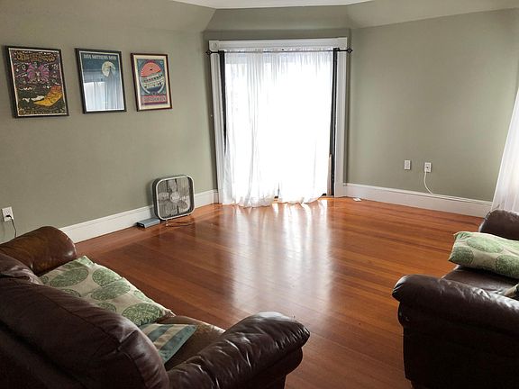 3rd image of 40 Walpole St APT 3