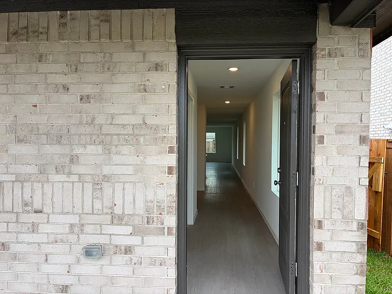3020 Huntersville Dr — Photo 3