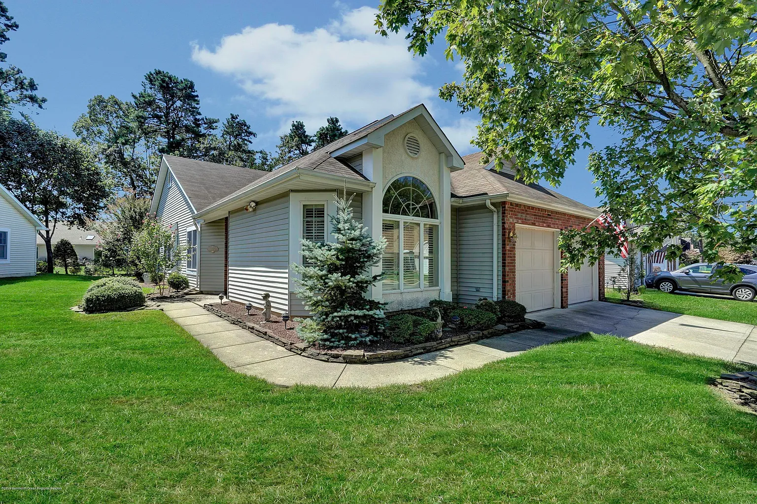 1623 Sweetbay Dr photo 1