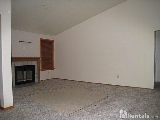 2nd image of 12414 SE 221st Pl