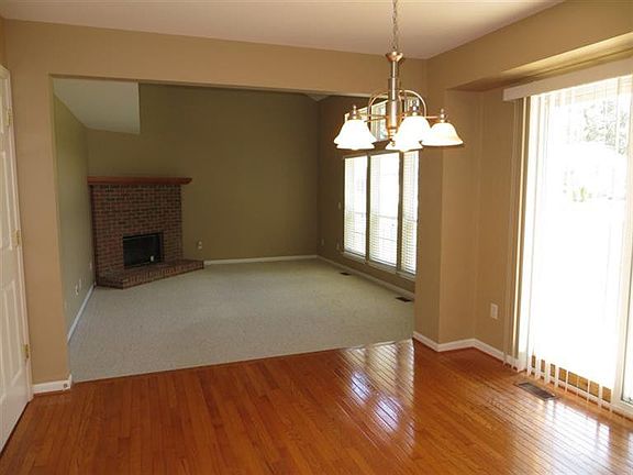 4th image of 15551 Brookside Dr