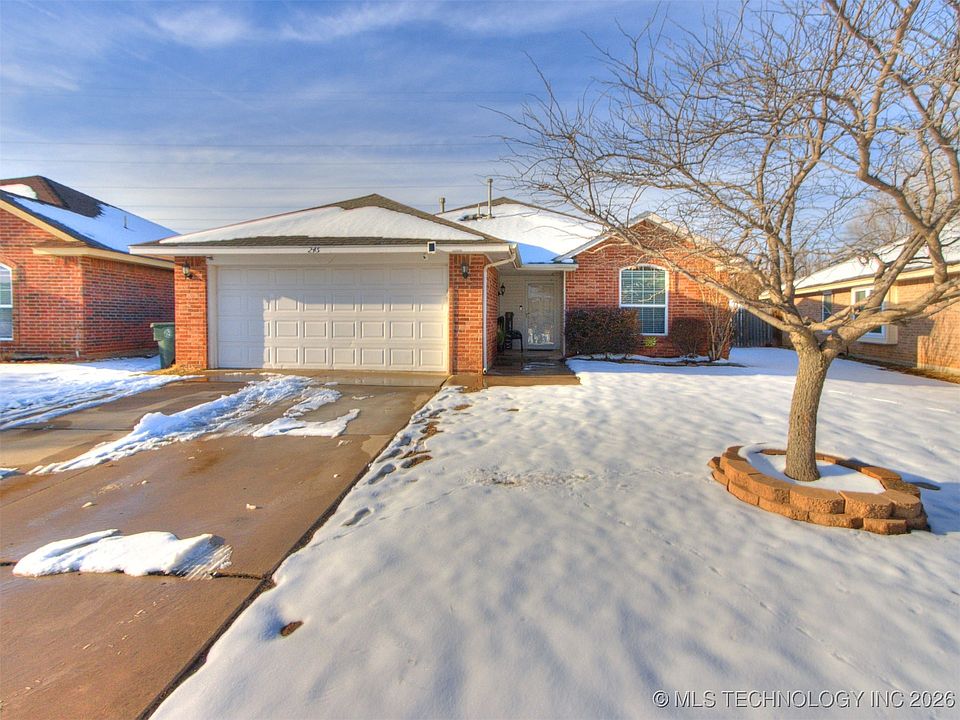 1st image of 245 Cambridge Dr