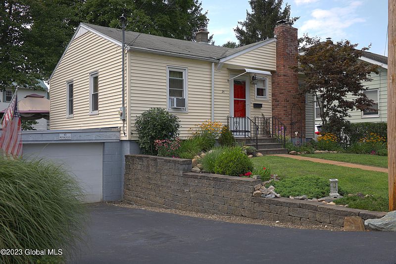 2nd image of 24 Grove Avenue