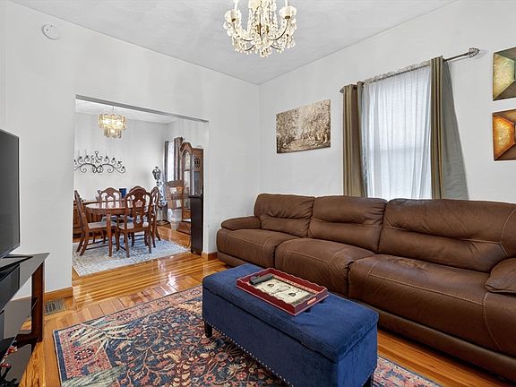5th image of 19 Bradford St
