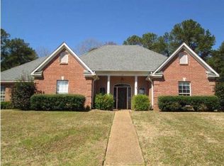 141 Longwood Dr, Clinton, MS 39056