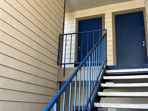 4th image of 7054 N Holiday Dr