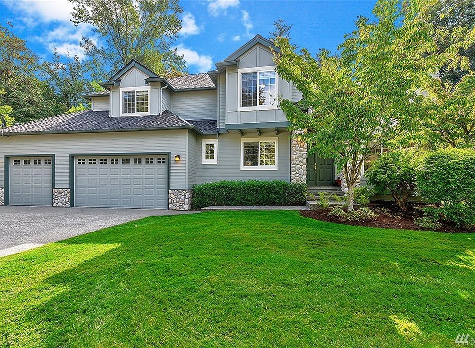 4 bedrooms + den + bonus Home in coveted Canyon Creek neighborhood, part of LWSD and close to the STEM TESLA school. New 50 year composition roof.