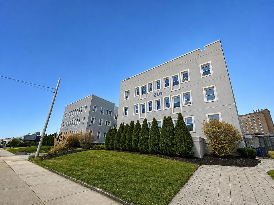 1st image of 206-210 2nd Ave #36