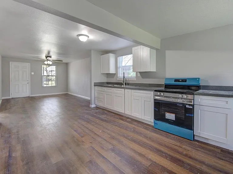 7957 Ritz St — Photo 3