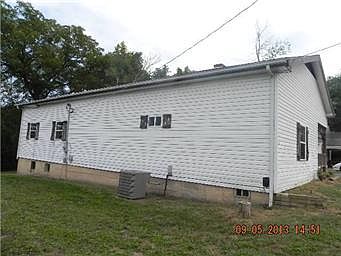 3rd image of 1112 East St
