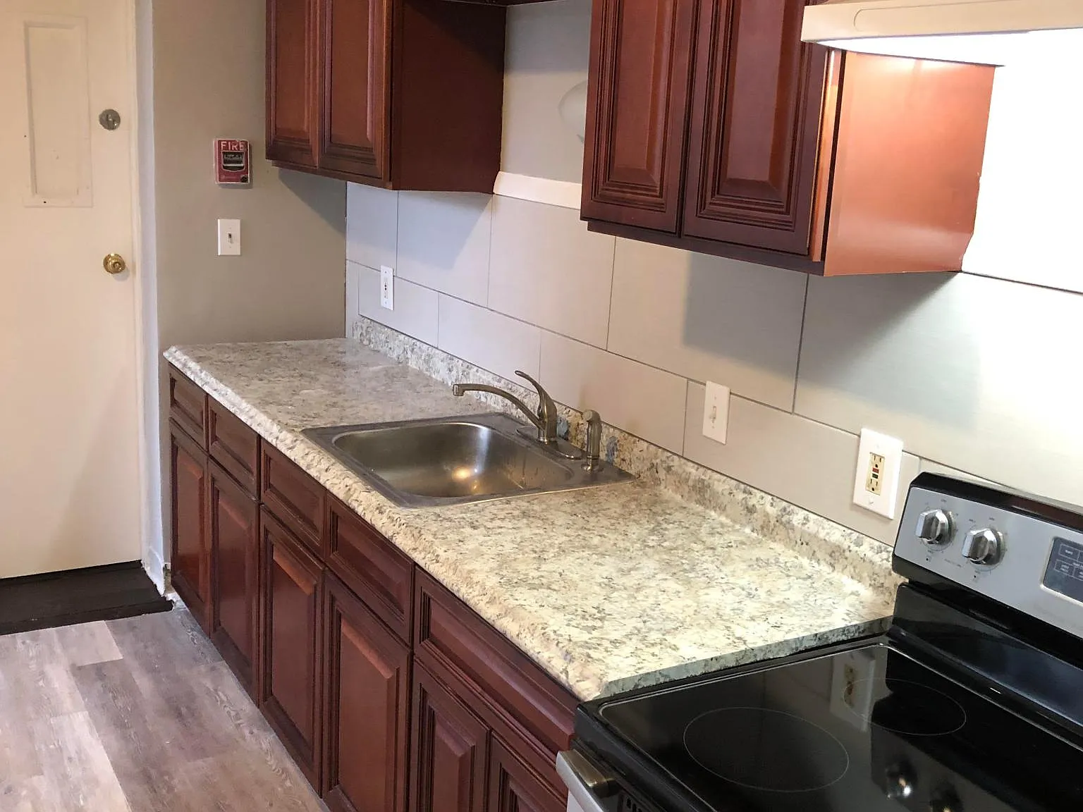 3 bed, 1200 sqft, $1,499 — Photo 4