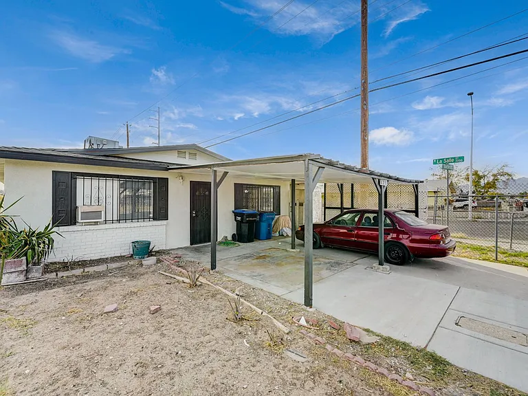 893 W Bartlett Ave — Photo 2
