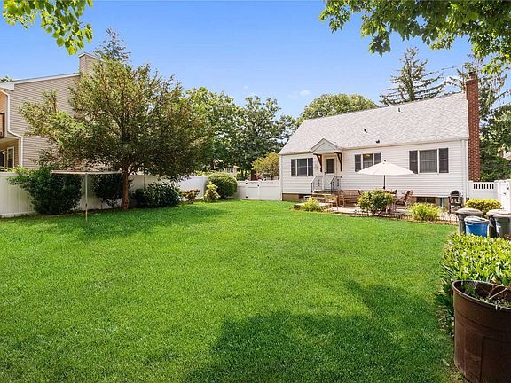 5th image of 5 Melview Ct