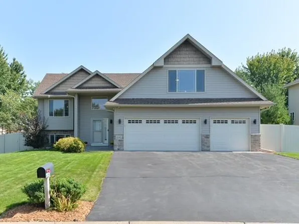 6143 Goodview Trail Ct N, Hugo, MN 55038