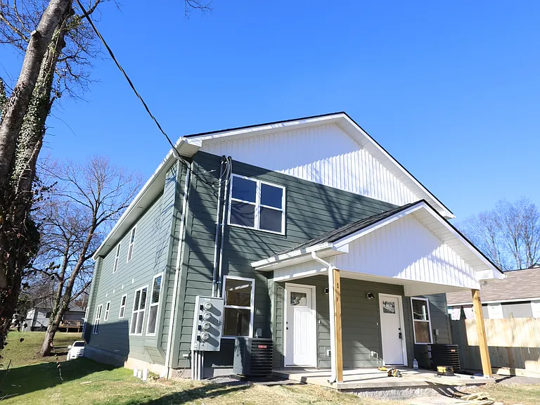 2201 Keith Ave #1 — Photo 2
