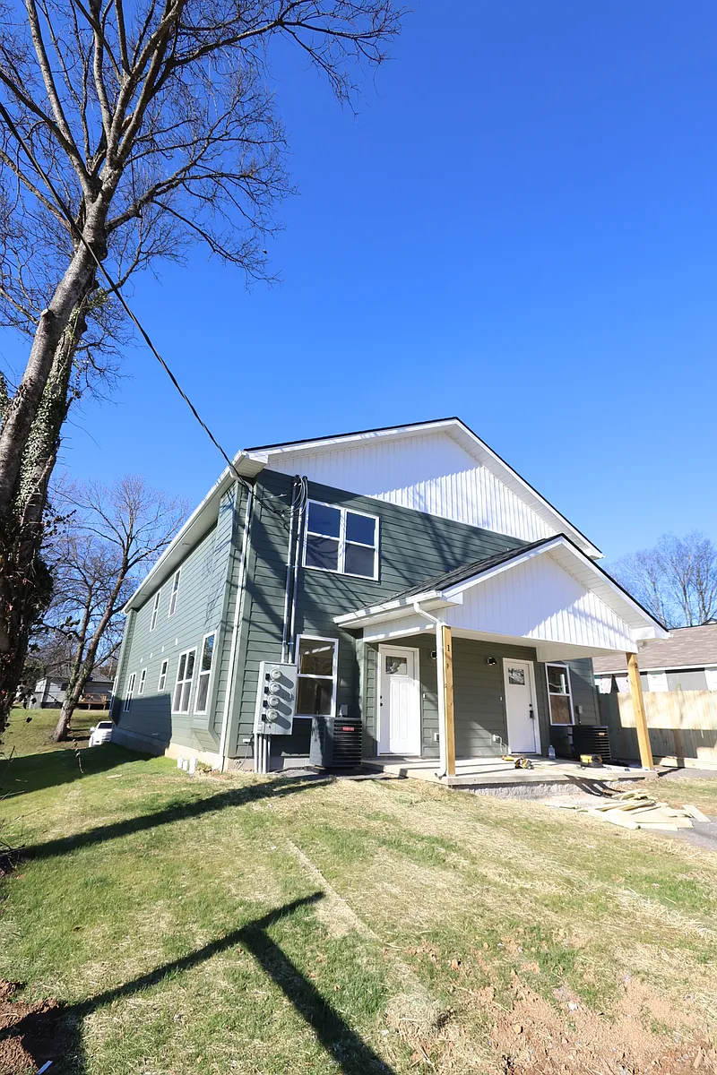 Building Photo - 2201 Keith Ave #3