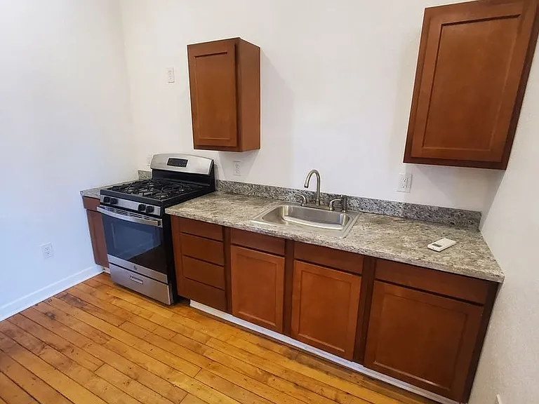 The Berm - 2001 10th Ave (24 Units Luxury Apartments) — Photo 17