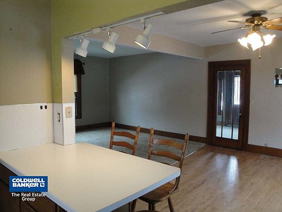 Open Concept Kitchen/DR