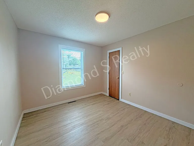 1508 W Rainey Duplex — Photo 11