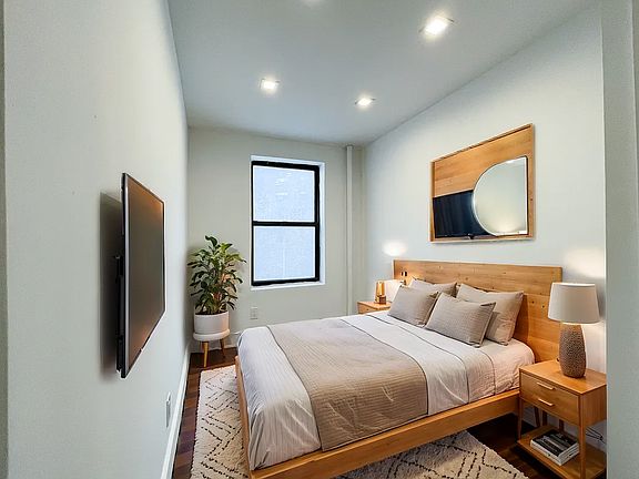 5th image of 383 1st Ave APT 3
