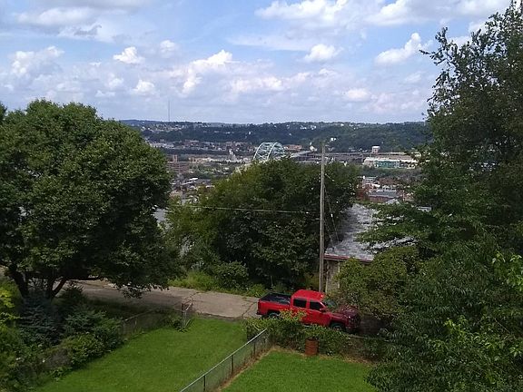 View from first lower bedroom window (This floor sits below street level due to the nature of the Slopes.)