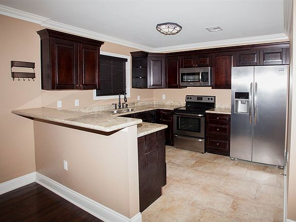 3rd image of 158 Casa Dr