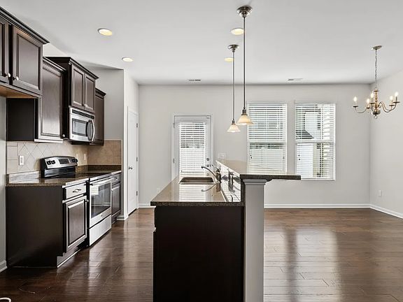 3rd image of 309 Leighann Ridge Ln