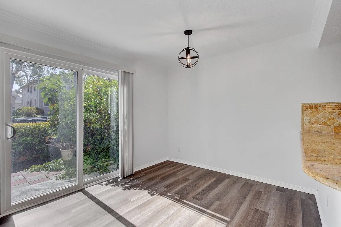 1214 S Alma St — Photo 2