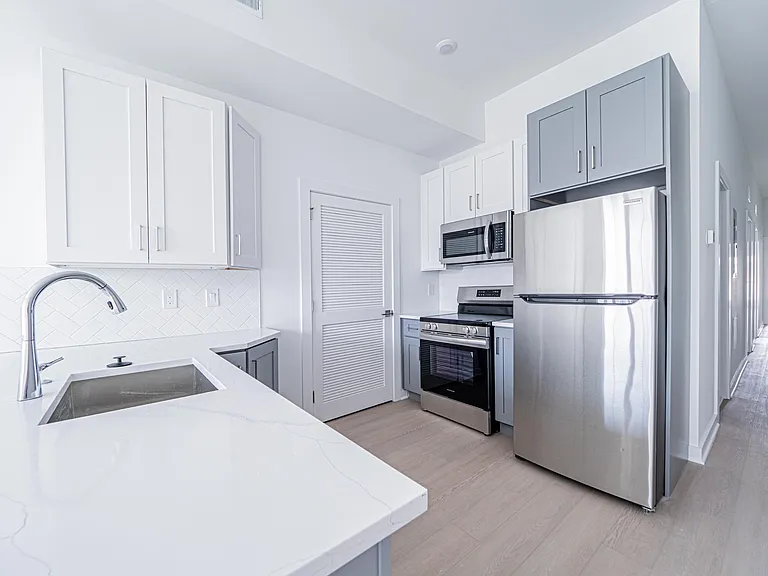 2403-07 W Thompson St #6 — Photo 5