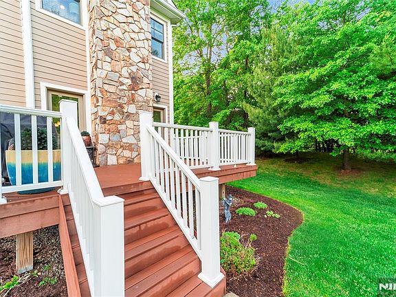 5th image of 32 Cherrywood Ct #7004