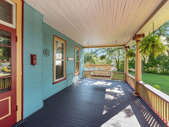 Open front porch was just freshly painted!